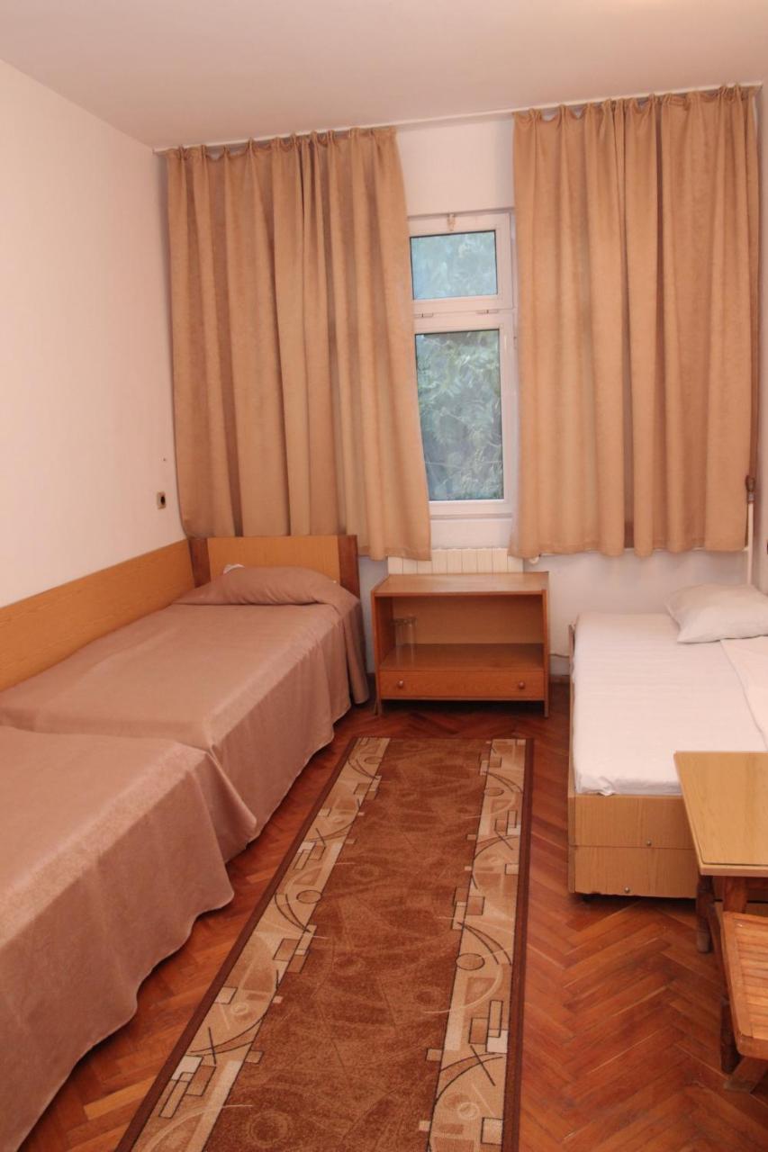 Hotel Briz 3 - Free Parking Varna Dış mekan fotoğraf